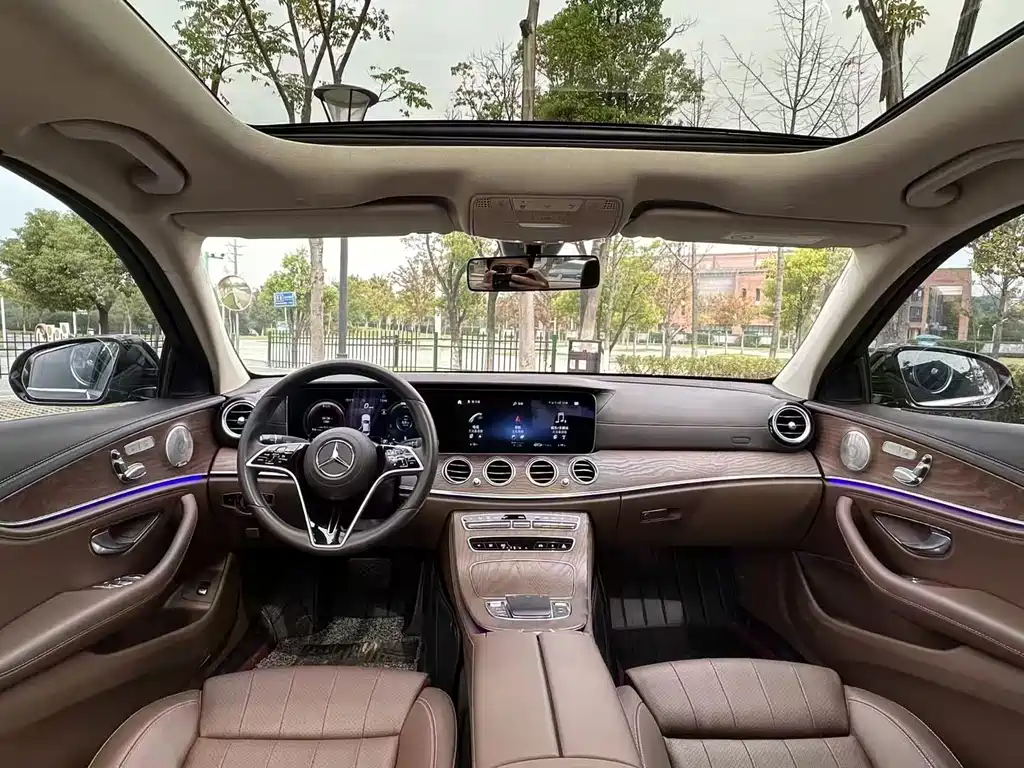 Mercedes-Benz E-Class — миниатюра 5