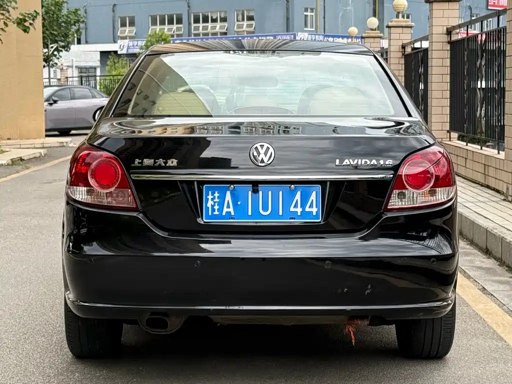 Volkswagen Lavida — миниатюра 5