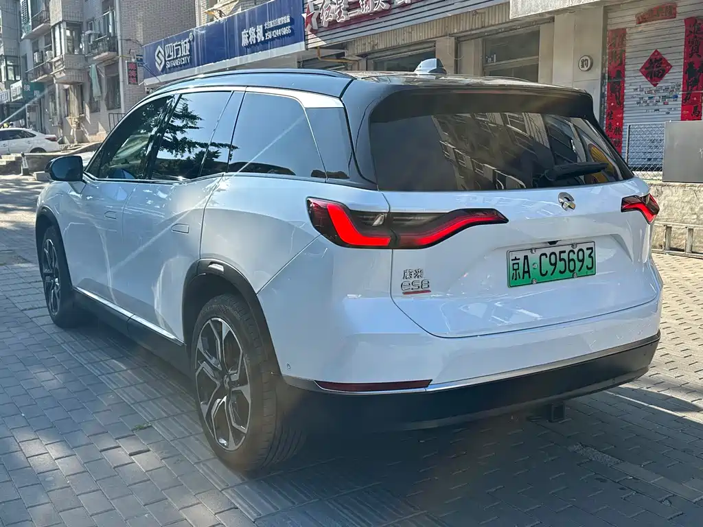 NIO ES8 2022 100kWh мест