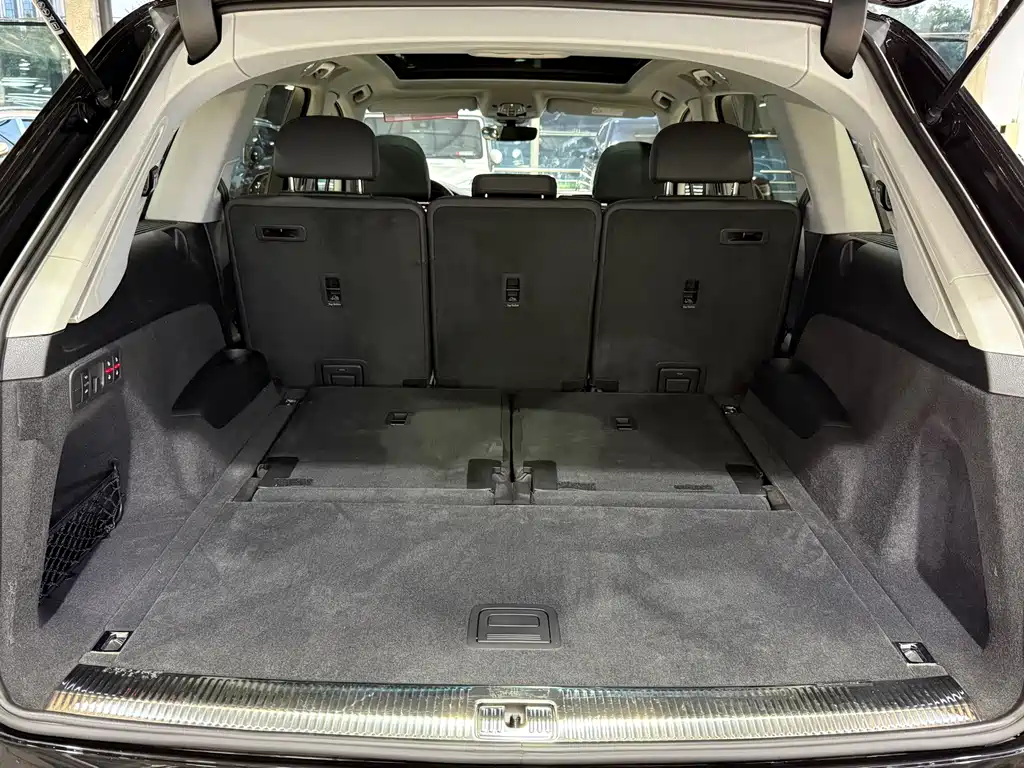 Audi Q7 — миниатюра 23