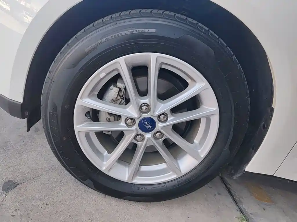 Ford Focus — миниатюра 23