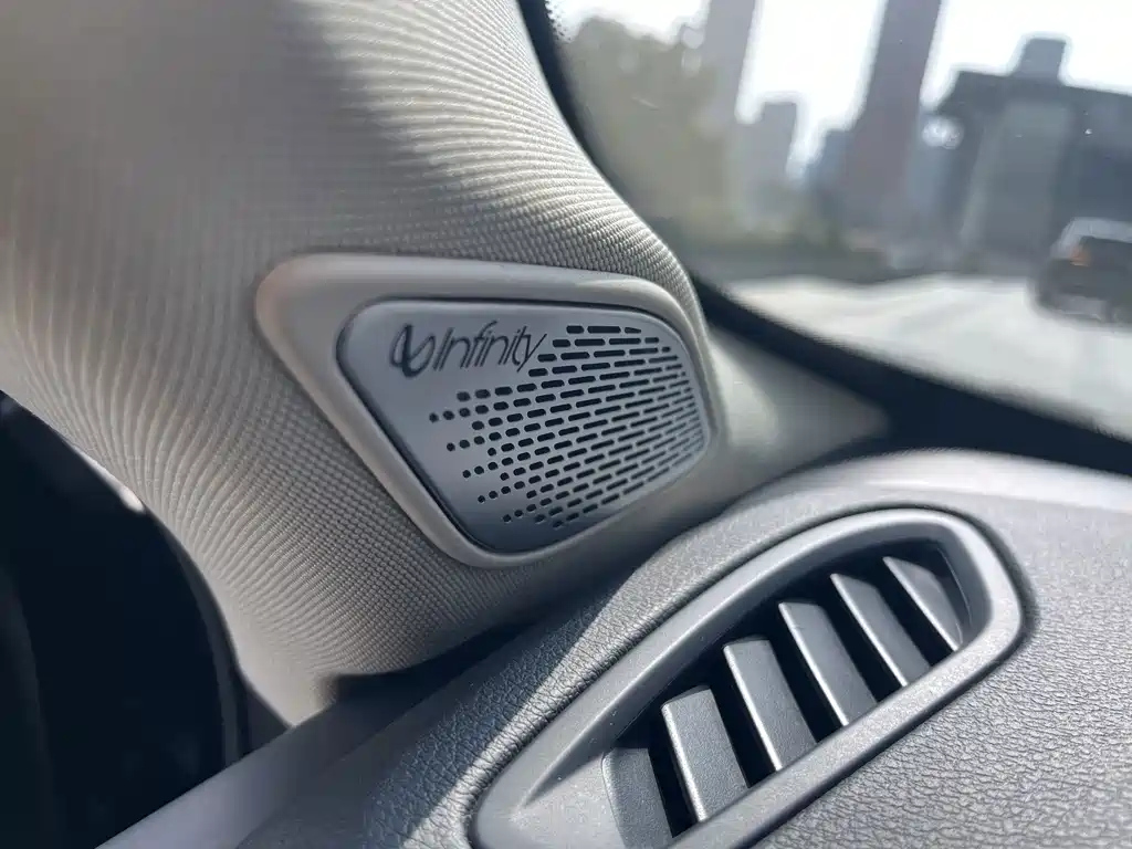 Lynk & Co 01 — миниатюра 12