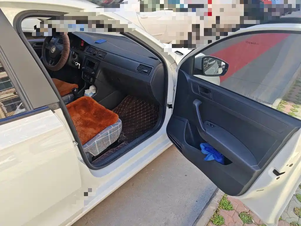 Volkswagen Santana — миниатюра 18