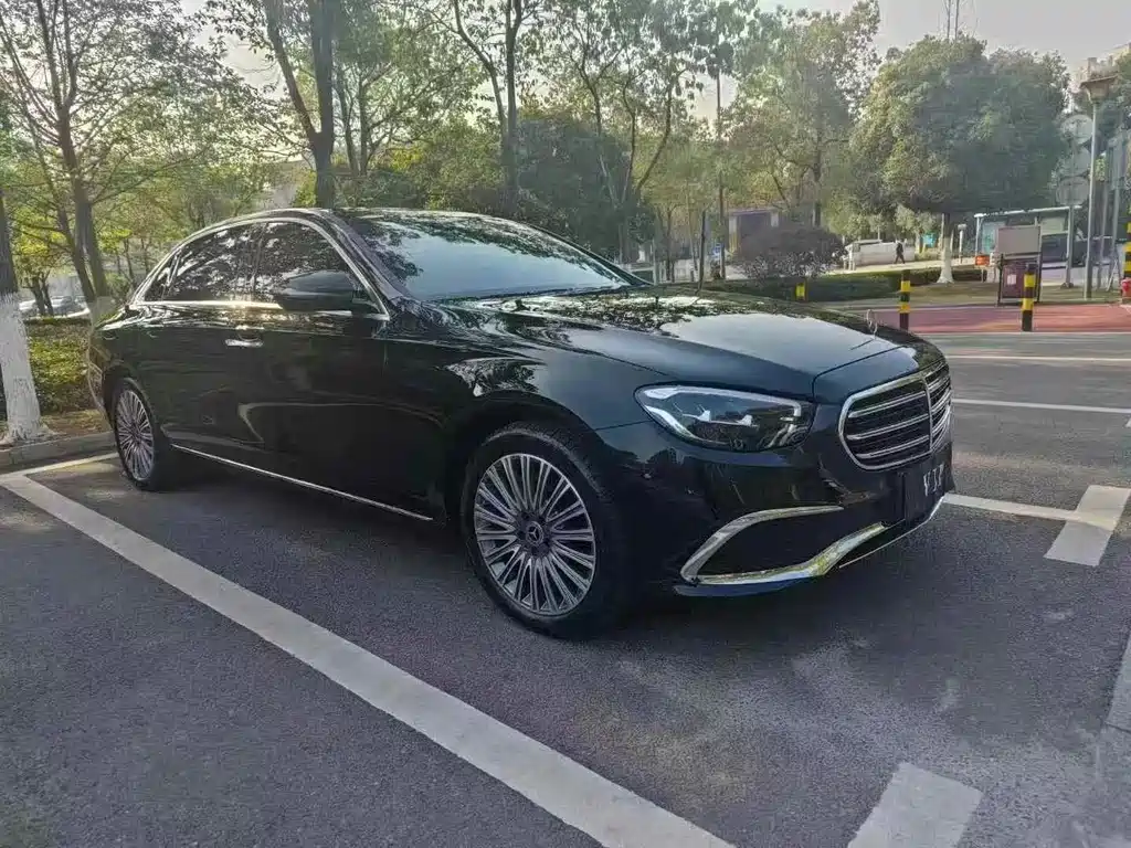 Mercedes-Benz E-Class — миниатюра 3