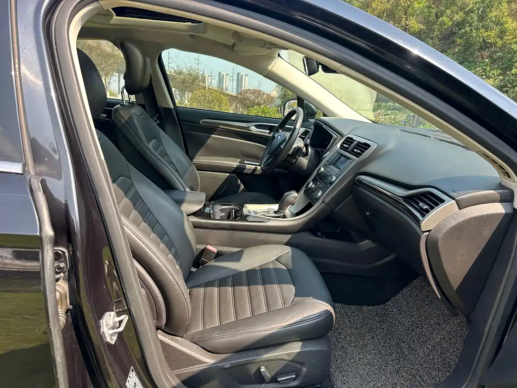 Ford Mondeo — миниатюра 11