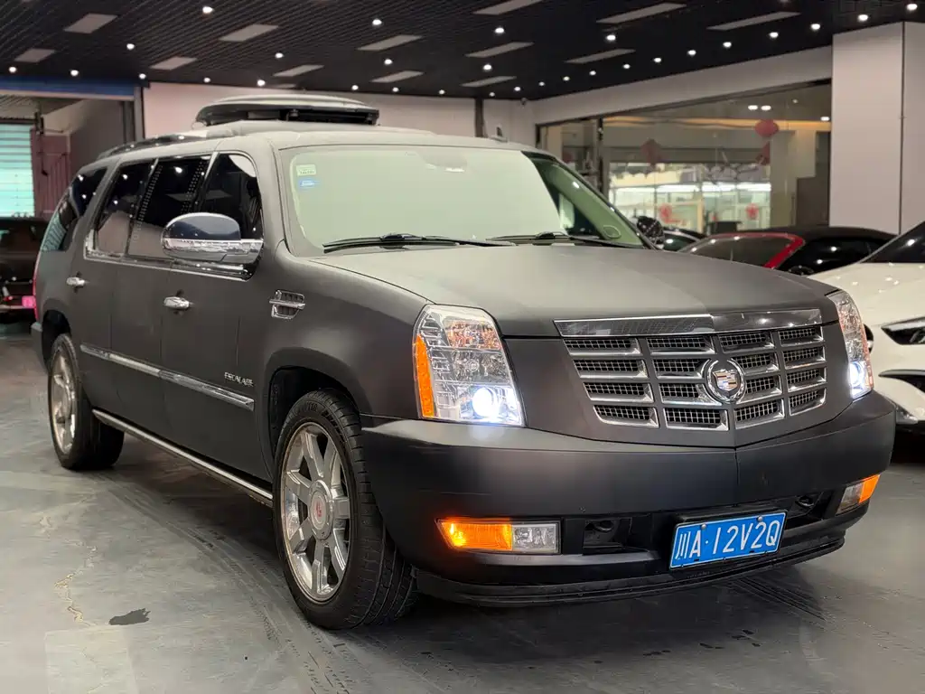 Cadillac Escalade — миниатюра 3