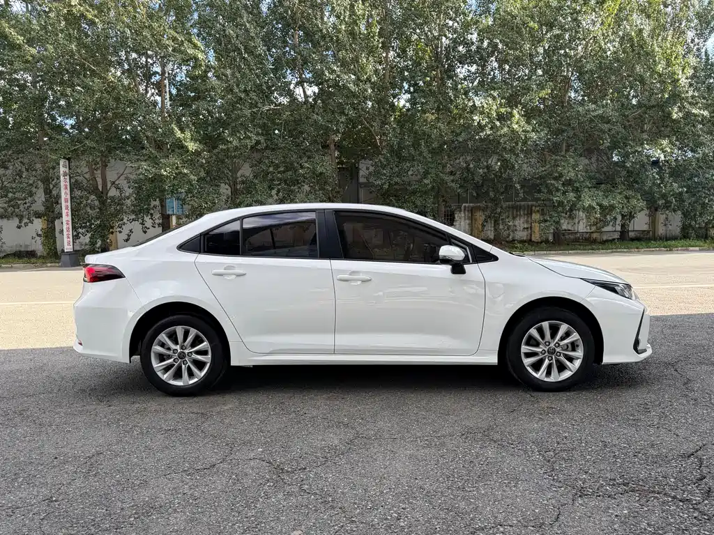 Toyota Corolla — миниатюра 4