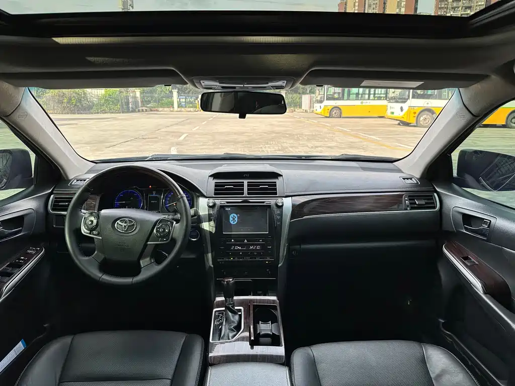Toyota Camry — миниатюра 8