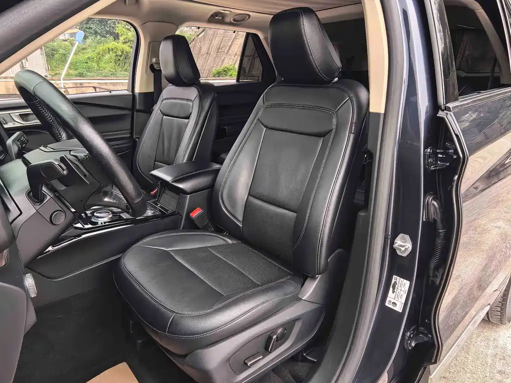 Ford Explorer — миниатюра 9