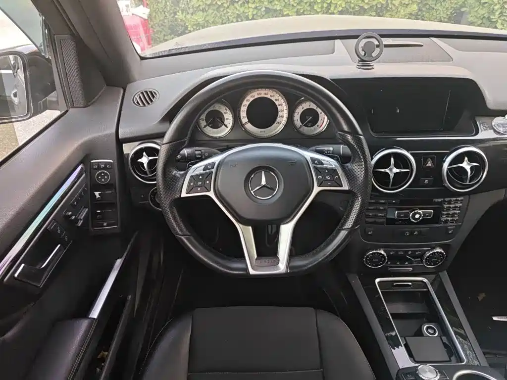 Mercedes-Benz GLK-Class — миниатюра 6