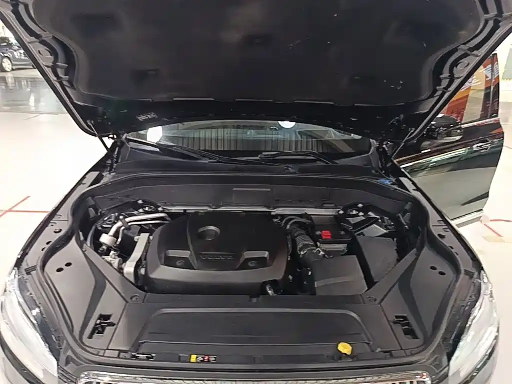 Volvo XC90 — миниатюра 20