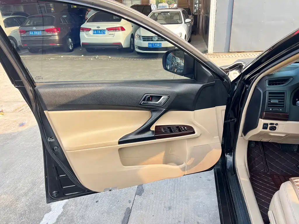 Toyota Reiz — миниатюра 6