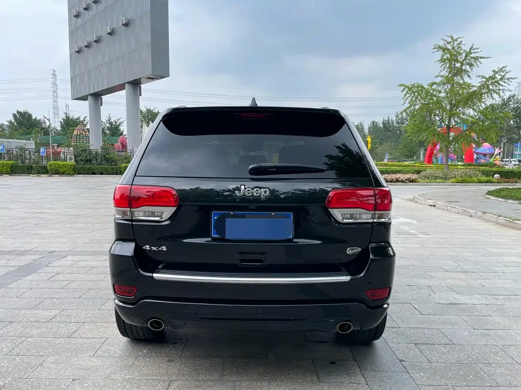 Jeep Grand Cherokee (Import) — миниатюра 5