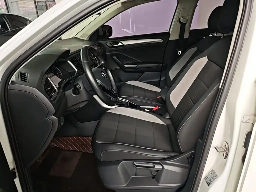 Volkswagen T-Roc — миниатюра 15