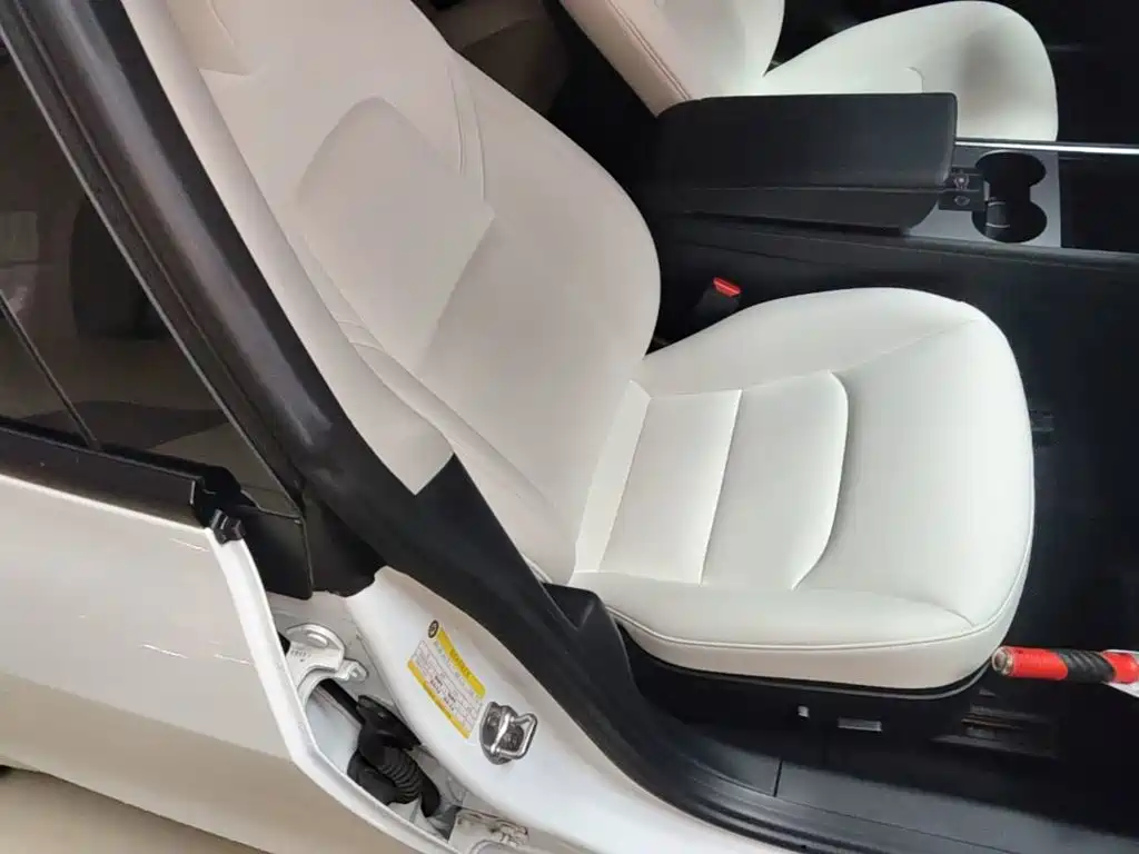 Tesla Model 3 — миниатюра 25