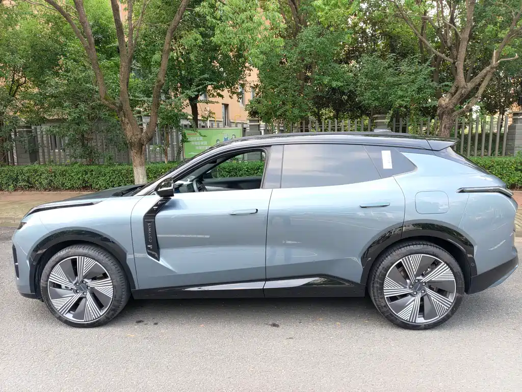Lynk & Co 08 EM-P — миниатюра 3