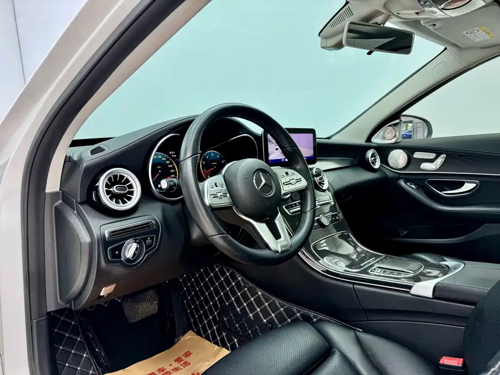 Mercedes-Benz C-Class — миниатюра 6