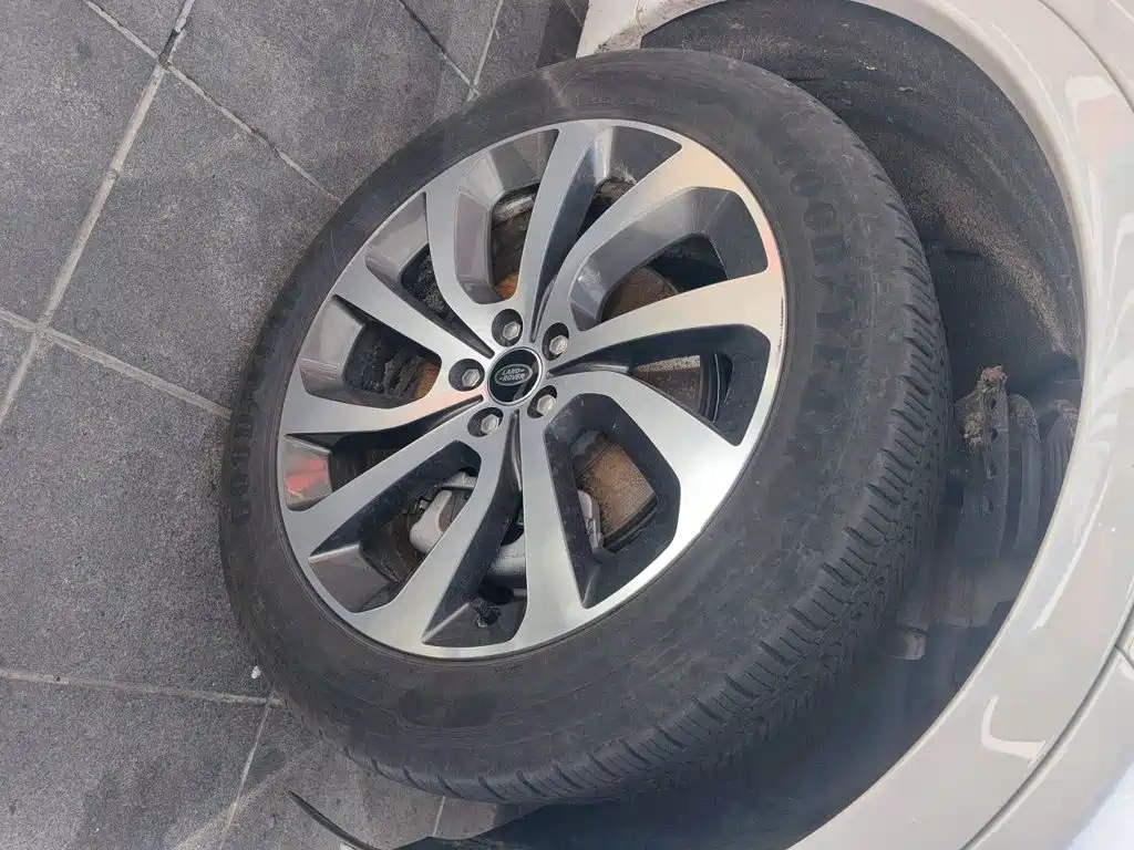 Land Rover Discovery Sport — миниатюра 8