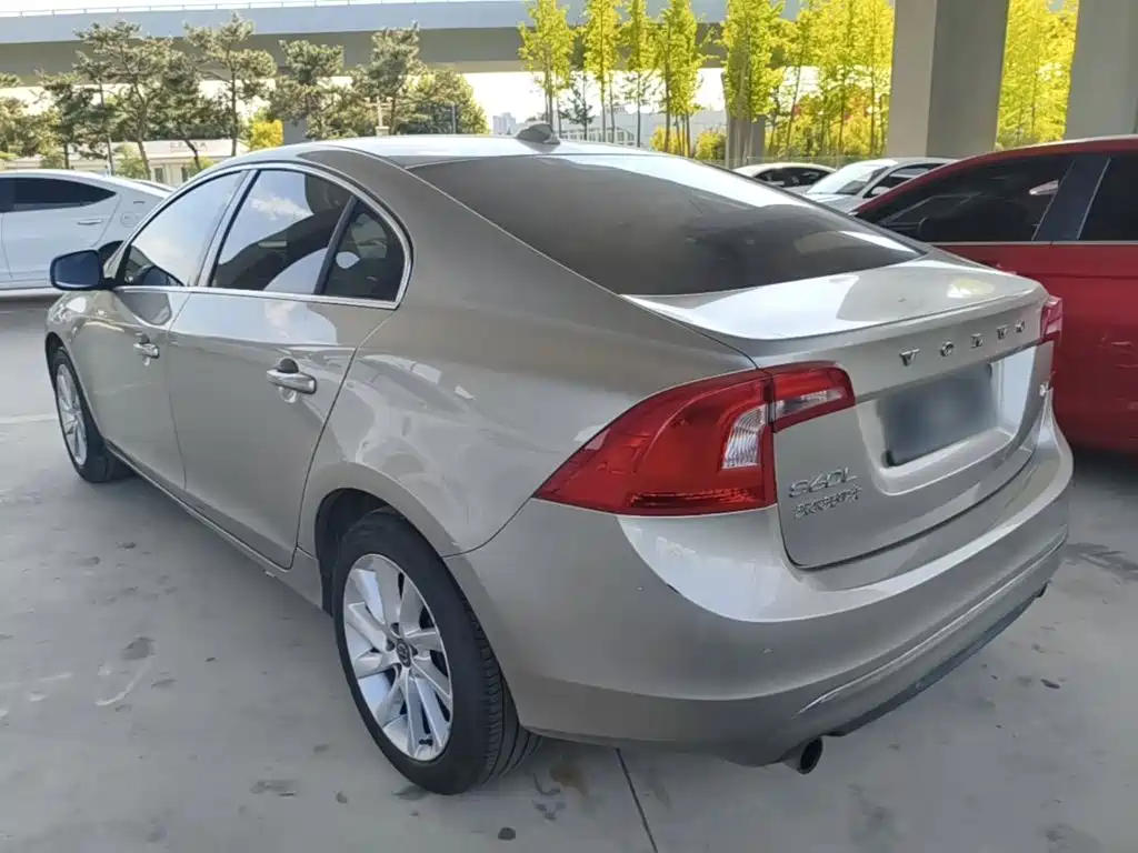 Volvo S60 — миниатюра 5