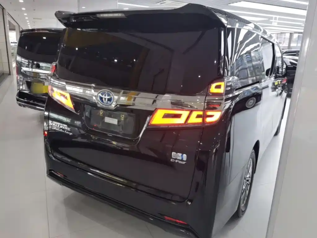 Toyota Vellfire — миниатюра 7