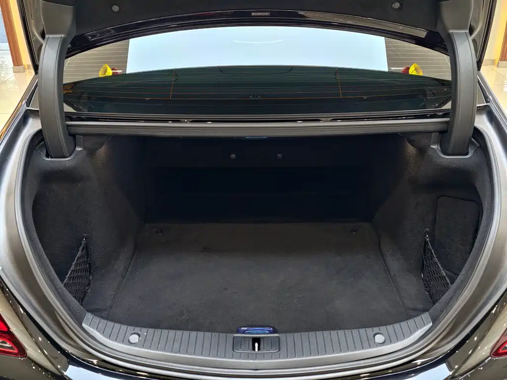 Mercedes-Benz S-Class — миниатюра 16