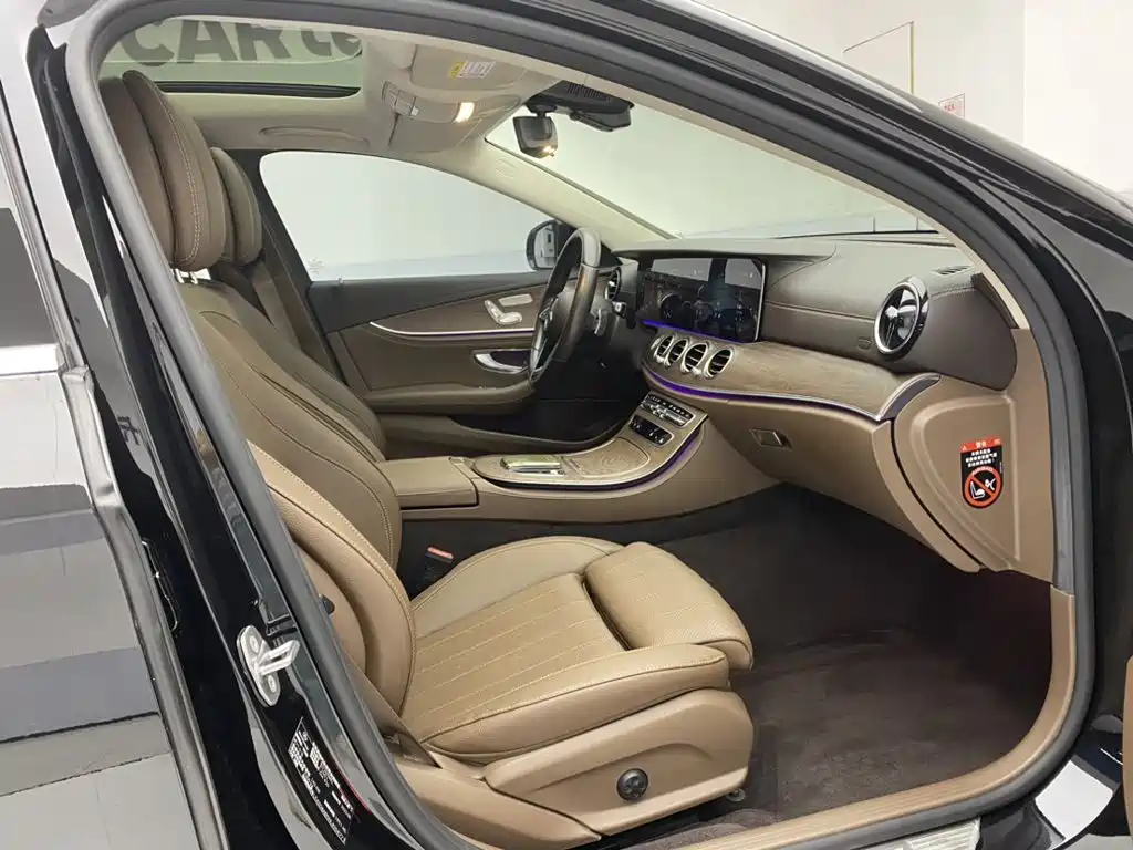 Mercedes-Benz E-Class — миниатюра 18