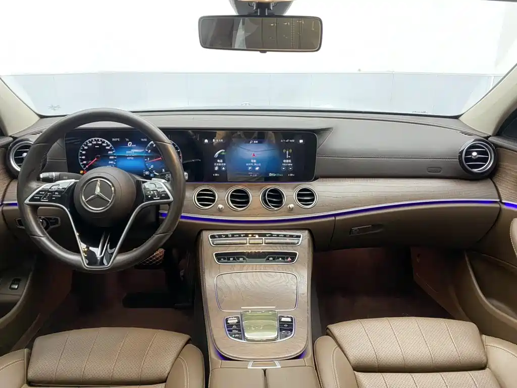 Mercedes-Benz E-Class — миниатюра 13