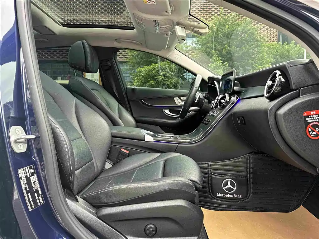 Mercedes-Benz C-Class — миниатюра 6