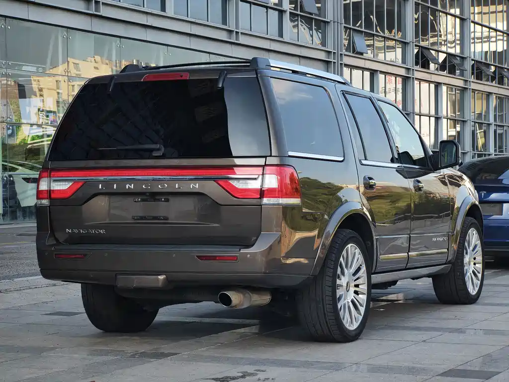 LINCOLN NAVIGATOR