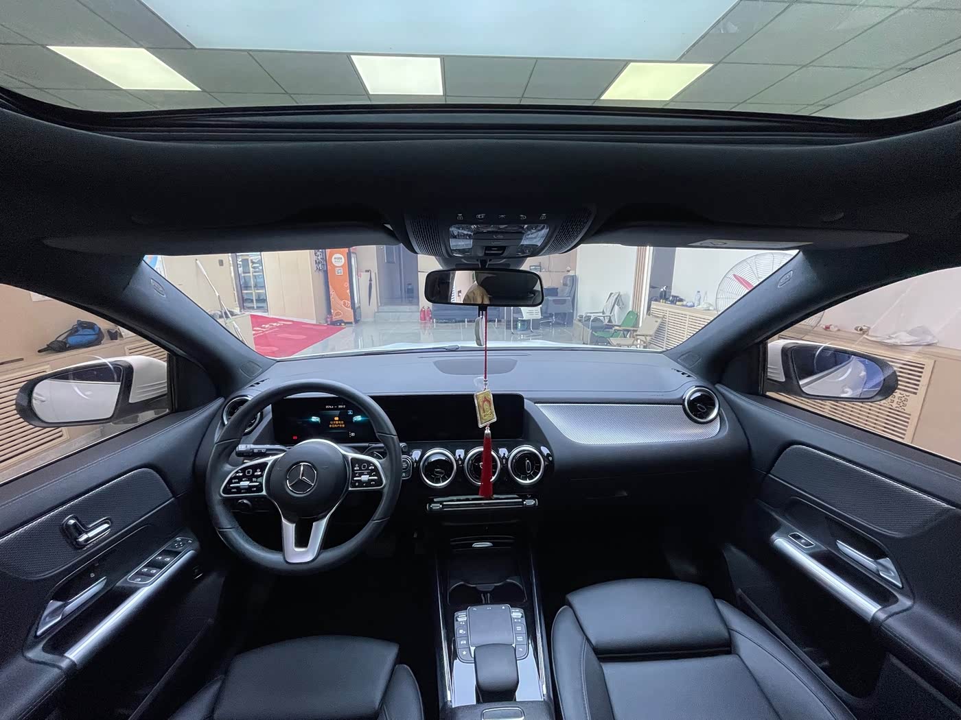 Mercedes-Benz GLA 1.3 л 2022 г. Белый, пробег 30000 км
