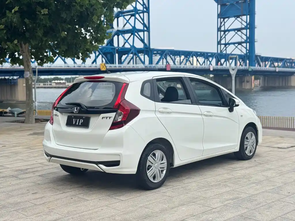 Honda Fit — миниатюра 9
