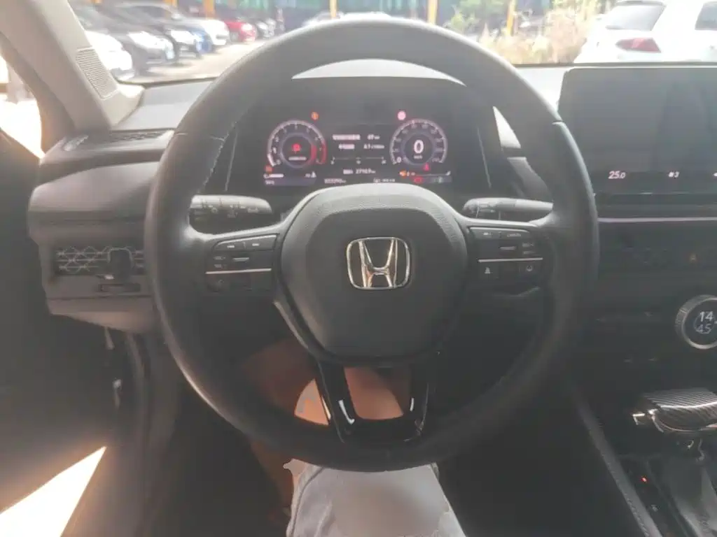 Honda Accord — миниатюра 11