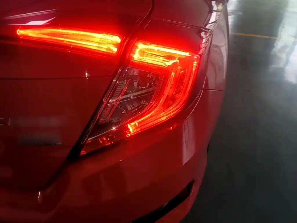 Honda Civic — миниатюра 8