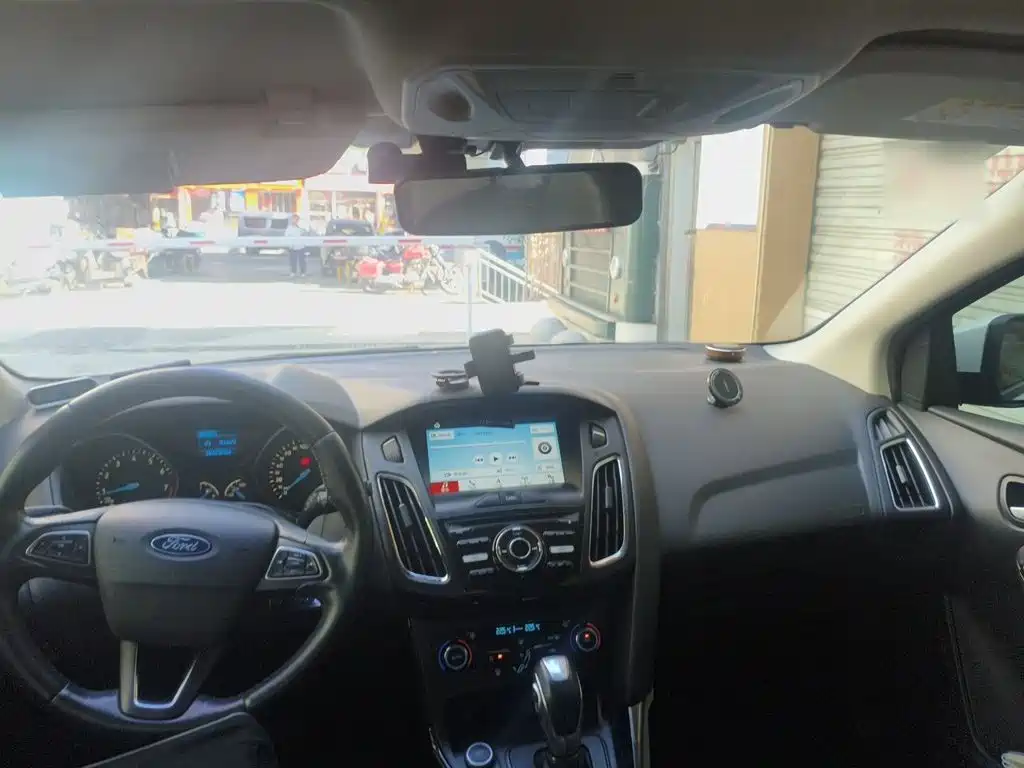 Ford Focus — миниатюра 5