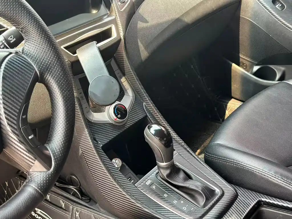 Hyundai Elantra Langdong — миниатюра 11