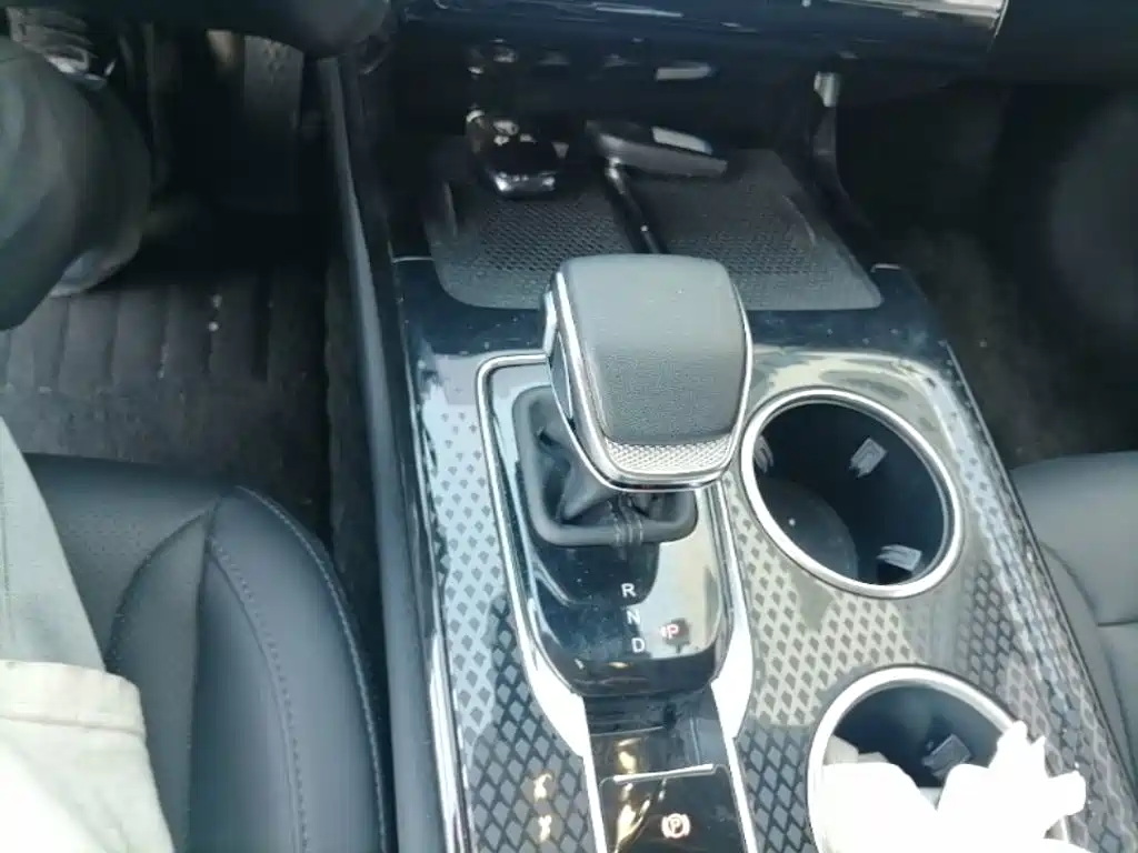 Hongqi Hongqi HS3 PHEV — миниатюра 19