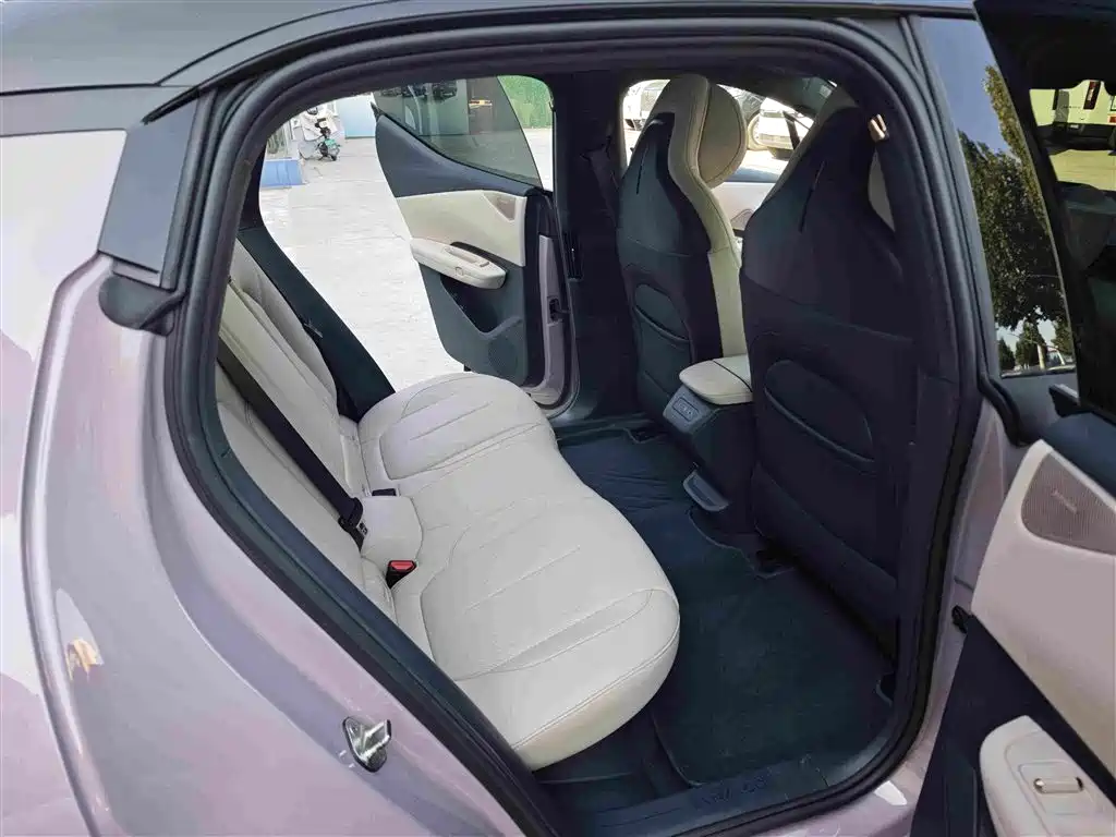 Lynk & Co Z20 — миниатюра 10