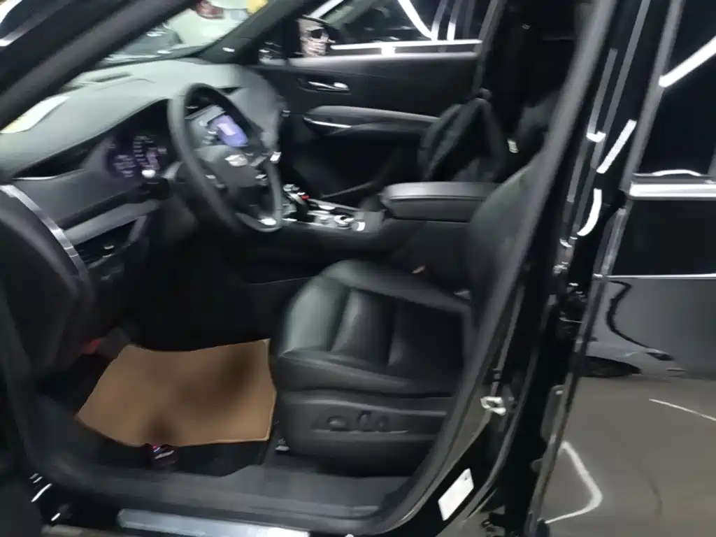 Cadillac XT4 — миниатюра 15