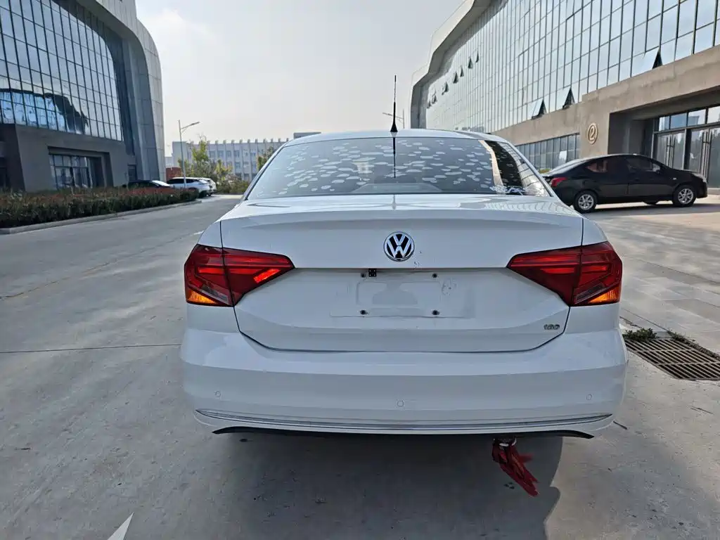 Volkswagen Jetta — миниатюра 6