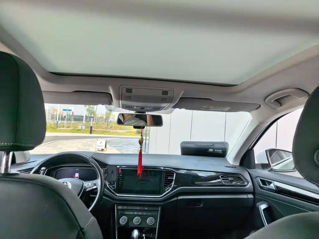Volkswagen T-Roc — миниатюра 14