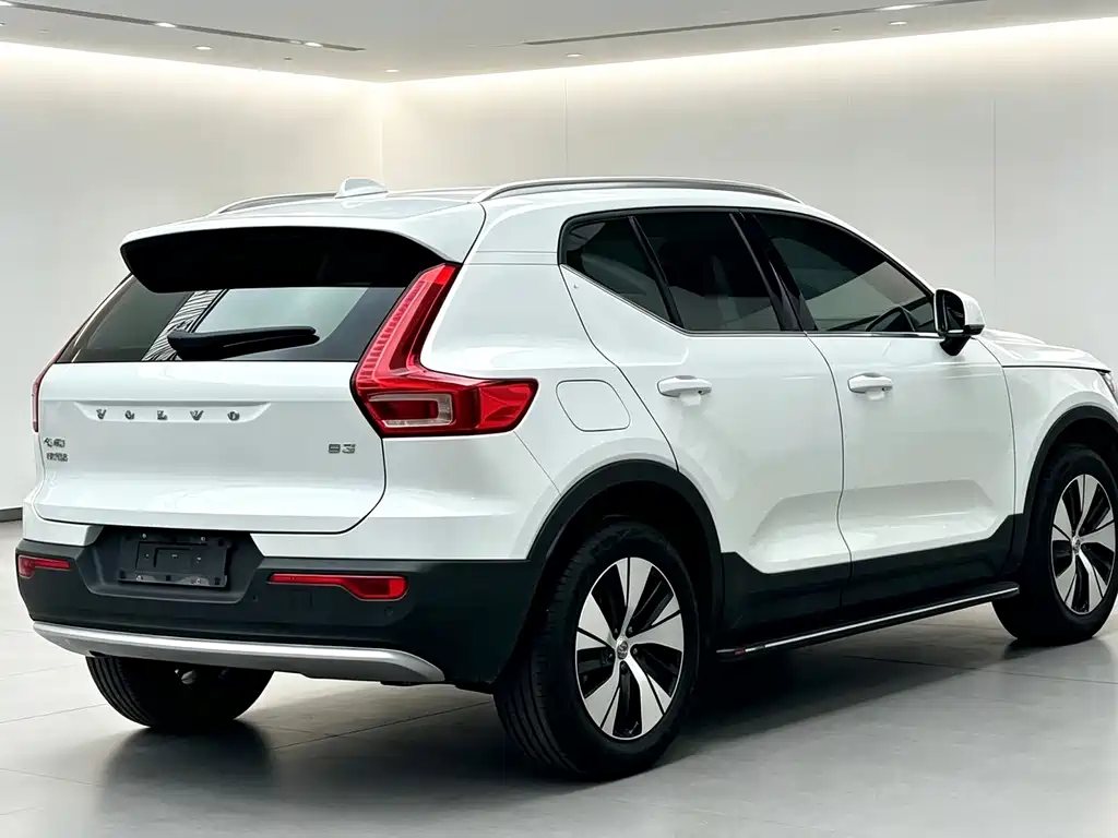 Volvo XC40 — миниатюра 4