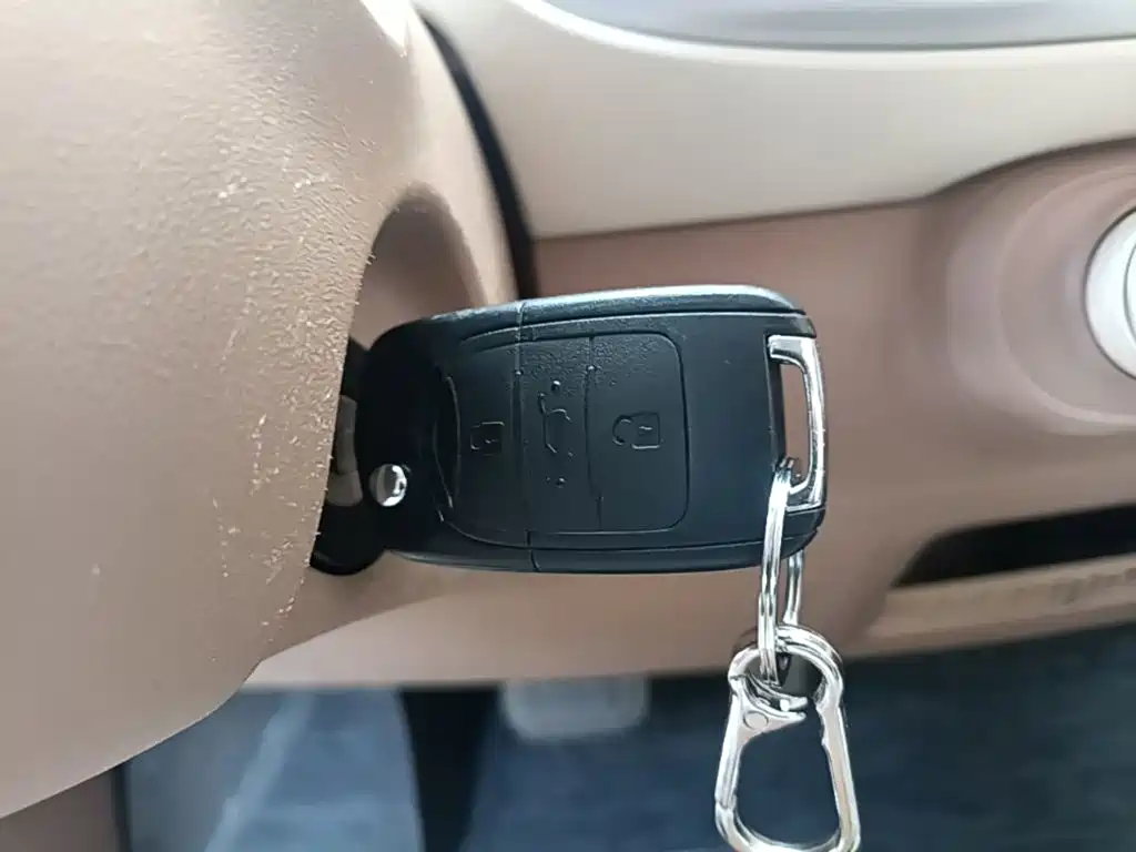 Wuling MINIEV — миниатюра 9
