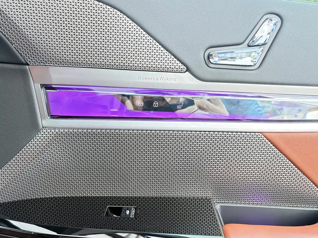 BMW i7 — миниатюра 13