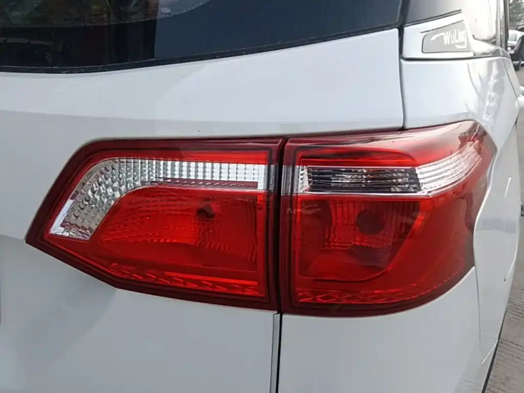 Wuling Hongguang S3 — миниатюра 8