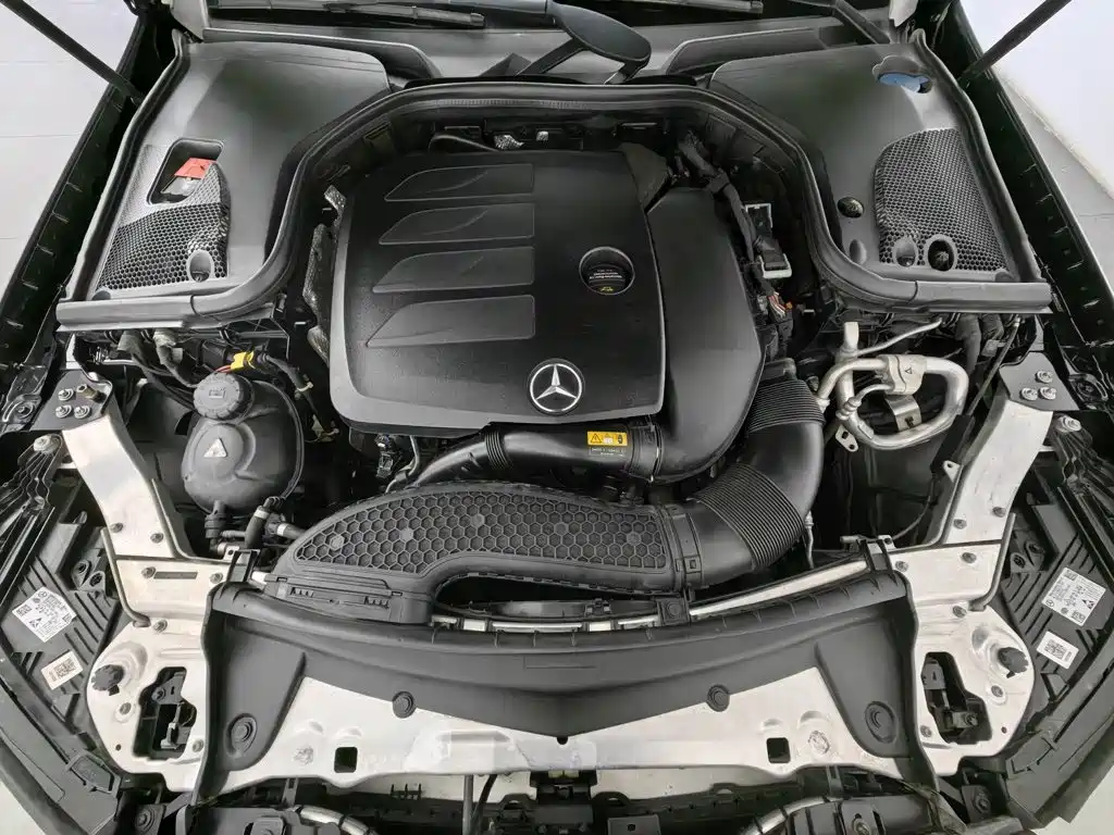Mercedes-Benz E-Class — миниатюра 6