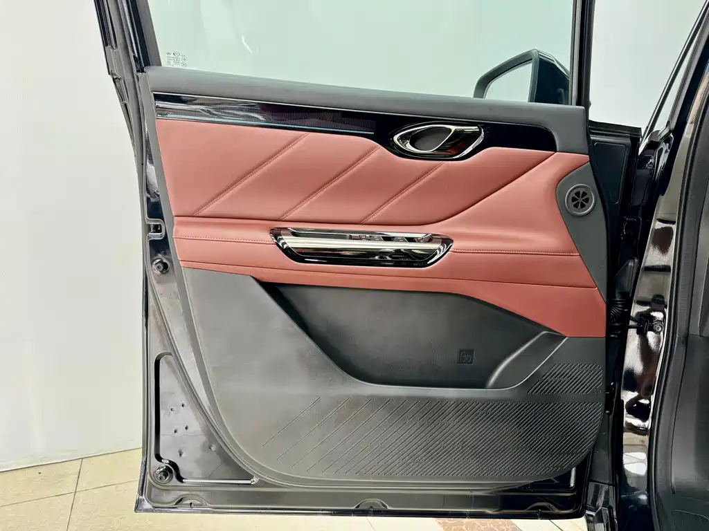 GAC Motor Trumpchi E8 PHEV — миниатюра 8