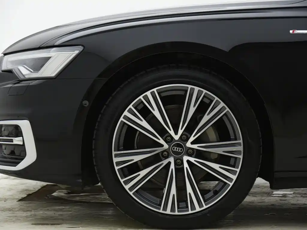 Audi A6L — миниатюра 12