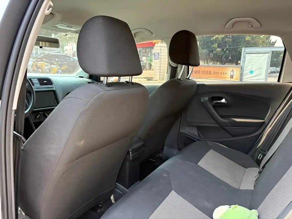 Volkswagen Polo — миниатюра 5