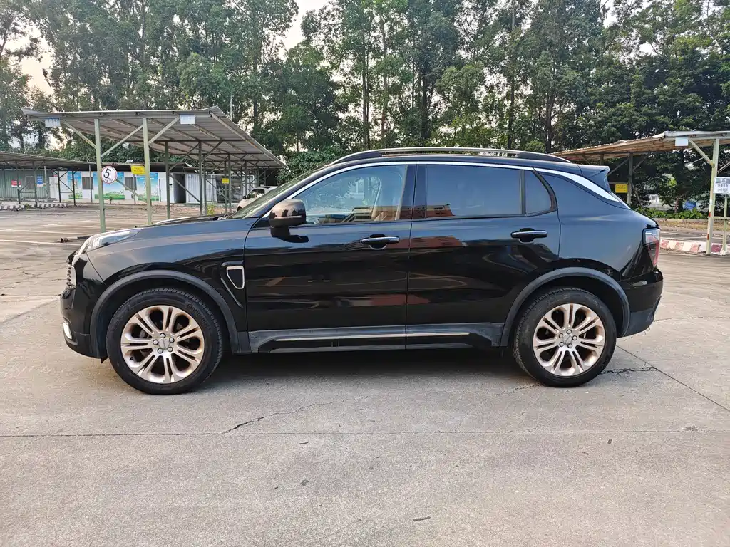 Lynk & Co 01 — миниатюра 3