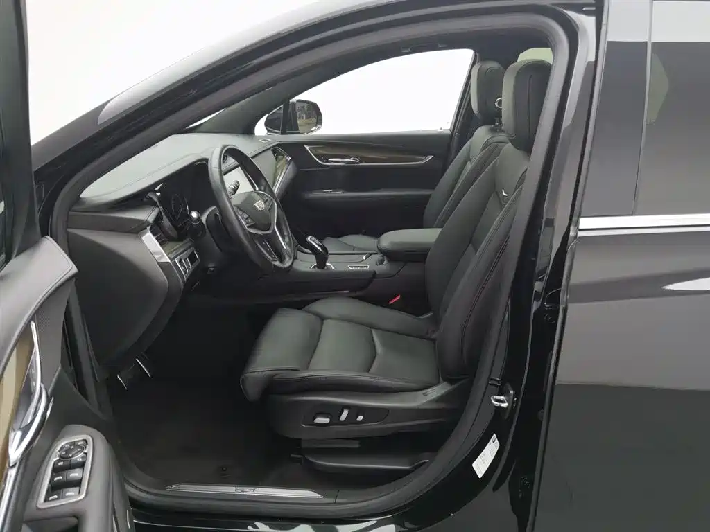 Cadillac XT5 2016 28T Lead